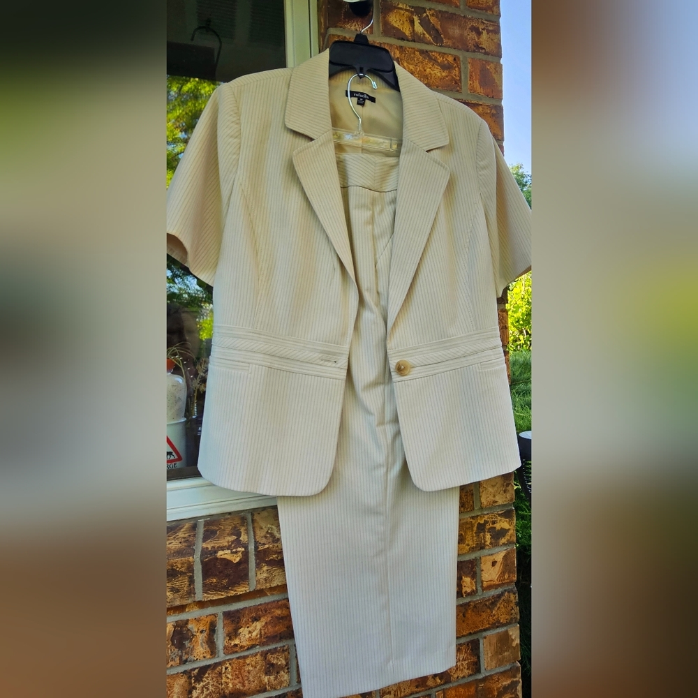 Rafaell²a brand women's lightweight summer suit